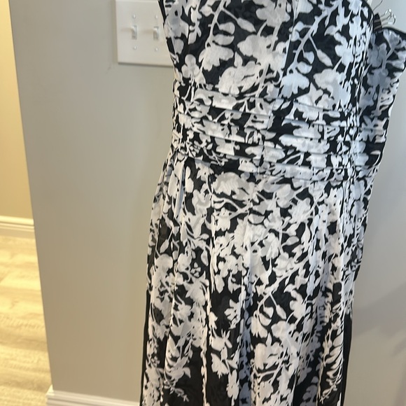 WHBM Chiffon Black and White Overlay Dress Size 14 P2P 19” Waist 17” length 39” - Picture 7 of 11